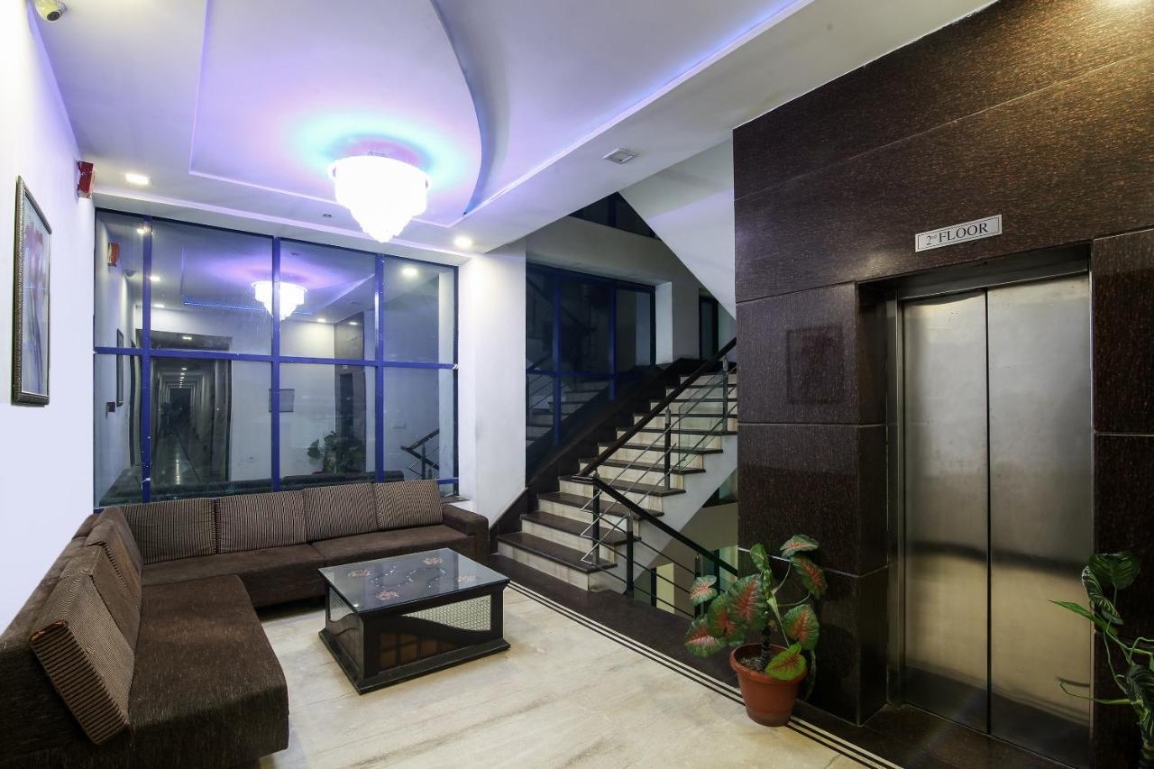 אגרה Hotel Madhushrie מראה חיצוני תמונה